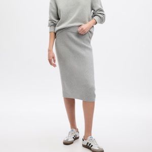 Gap cashsoft midi knit skirt